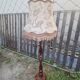 Lampadaire bois et tissus vintage