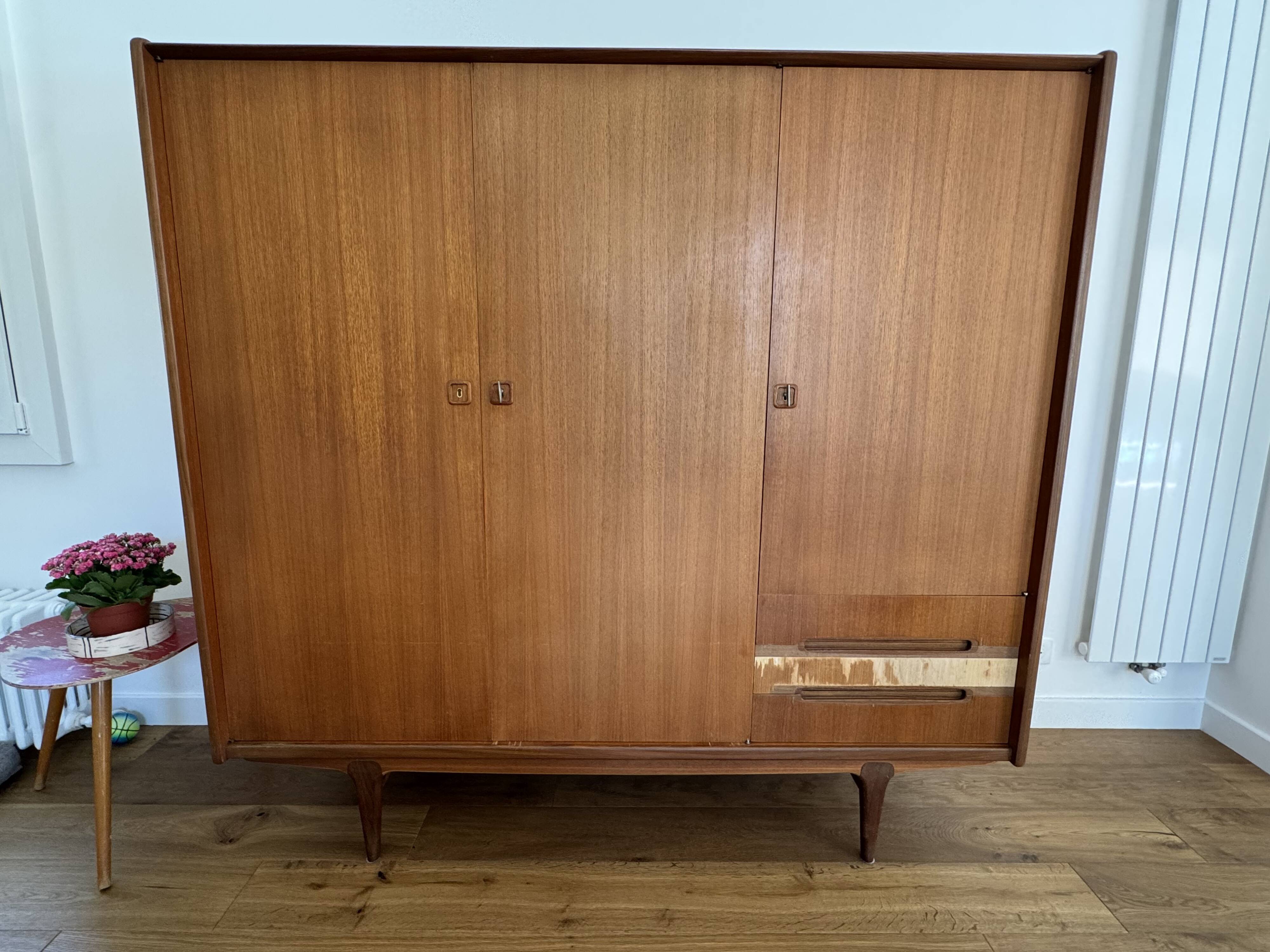 Simat wardrobe 3 doors 3 drawers