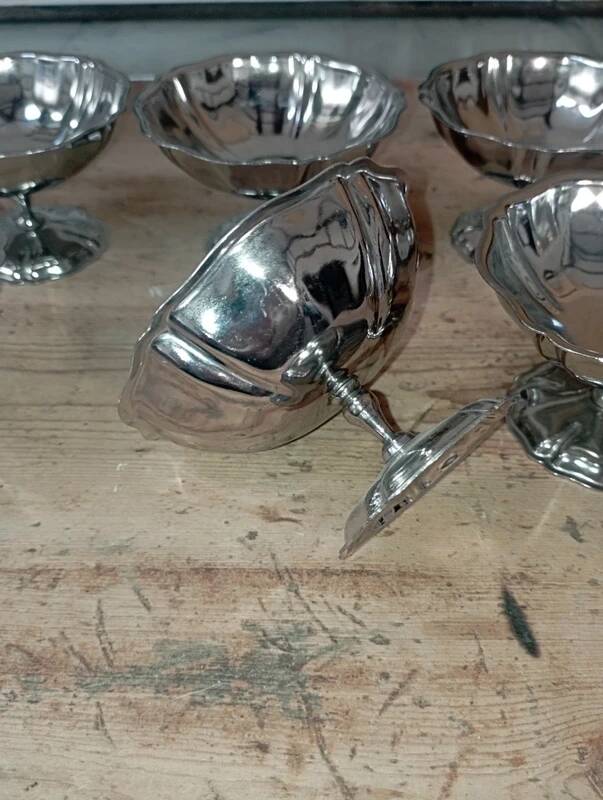 Lot de 6 coupelles en métal vintage