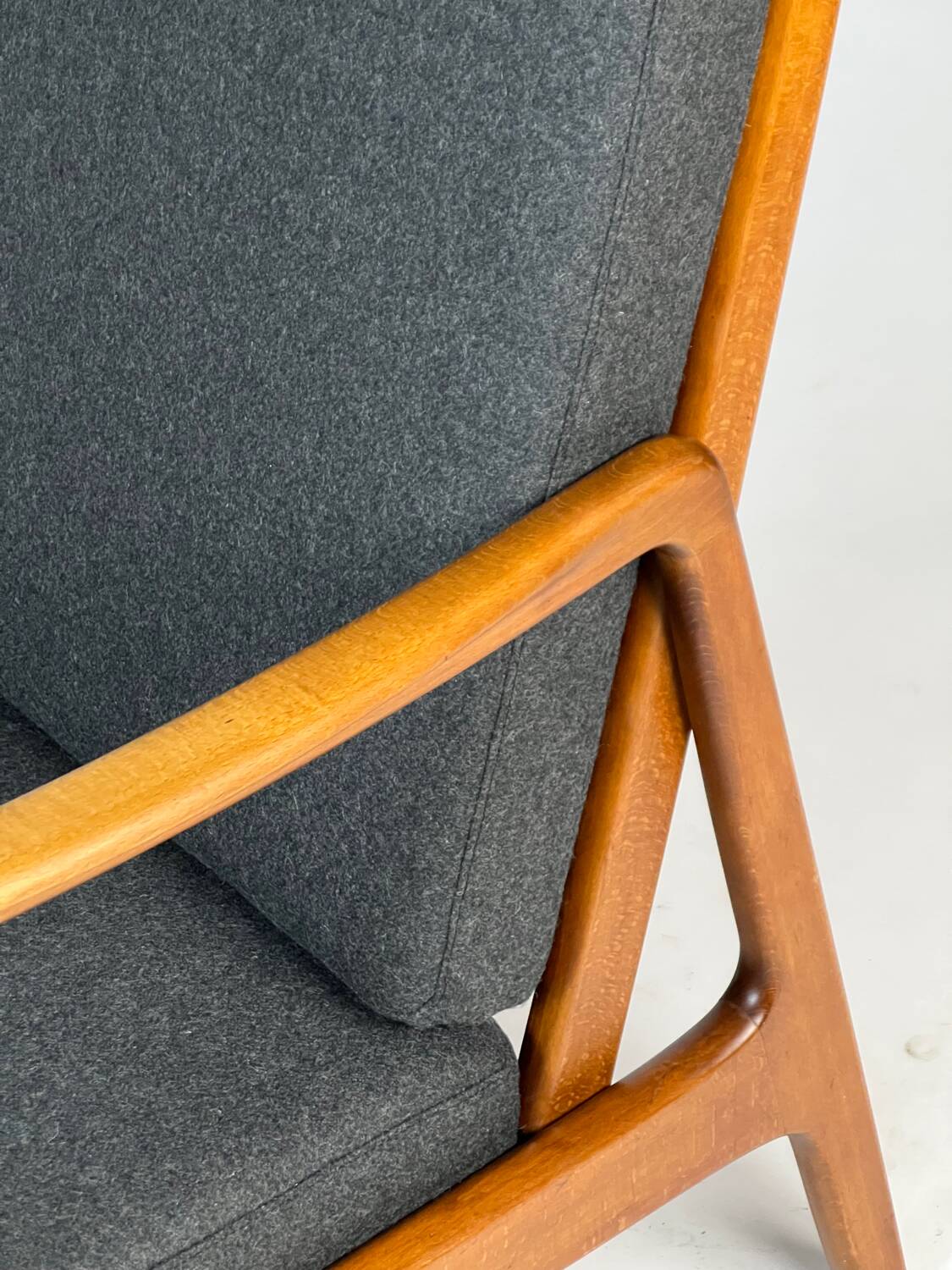 Ole Wanscher FD109 armchair by France & Daverkosen 60s vintage Danish
