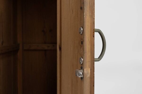 Table de chevet Art Déco française en bois verni, vers 1930