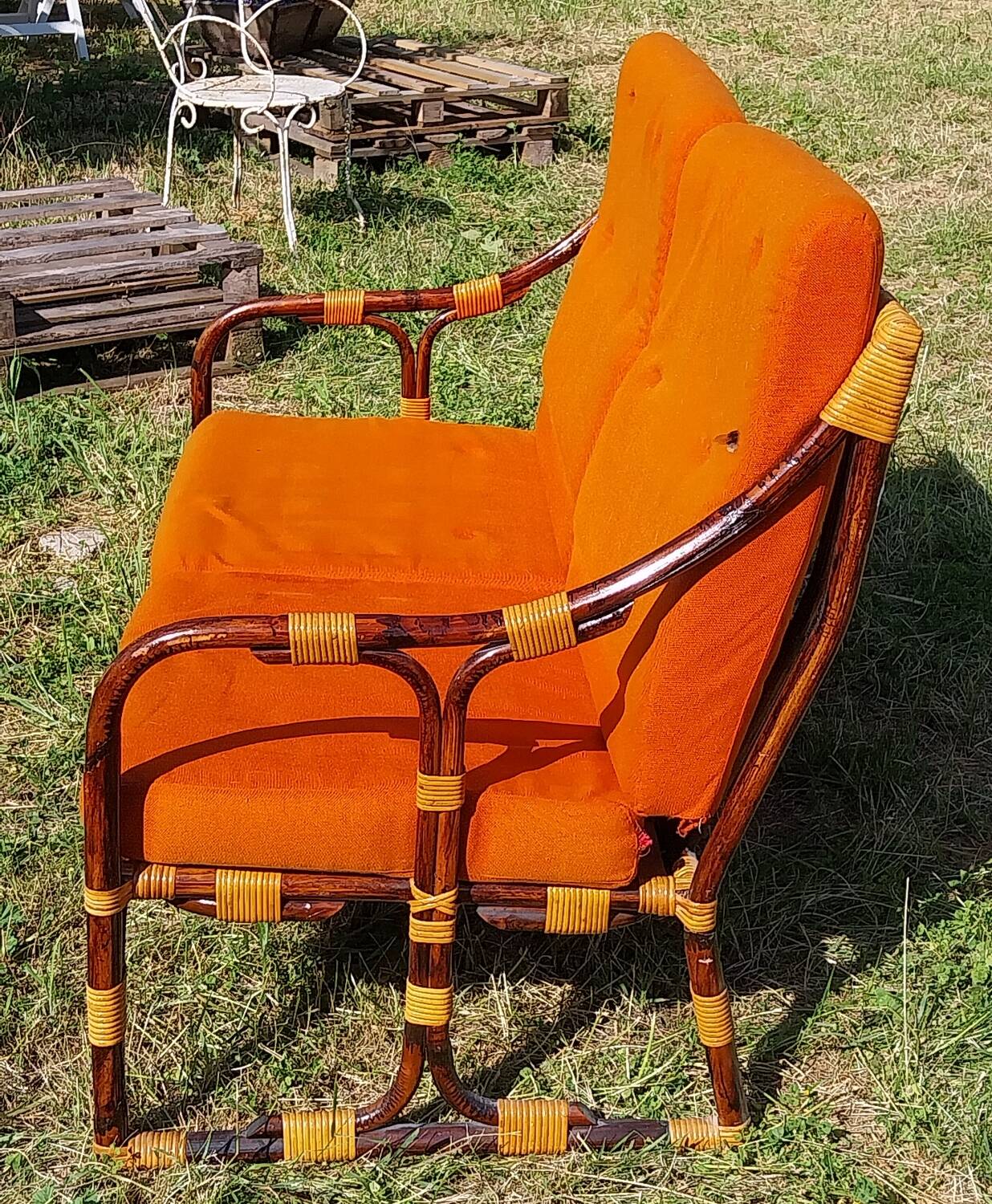 2-seater bamboo bench