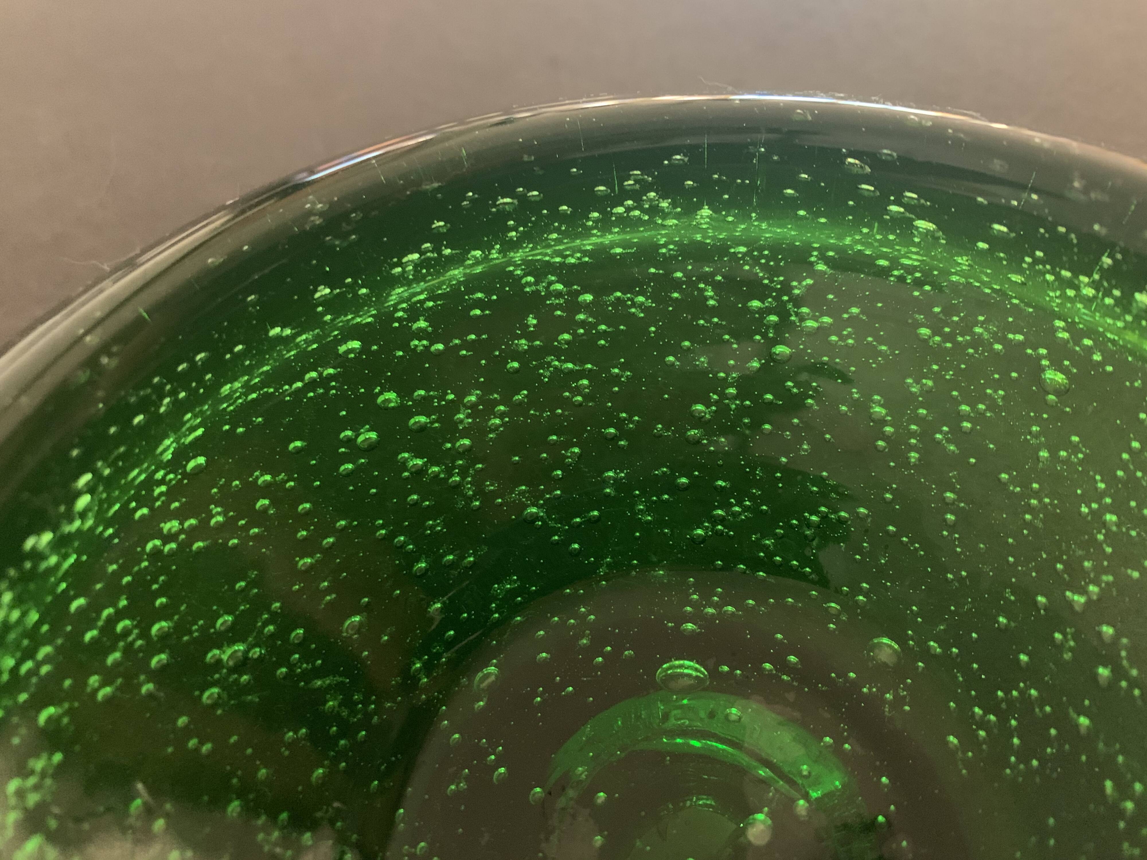 Cendrier Biot en verre vert avec pilon écrase cigares 1960