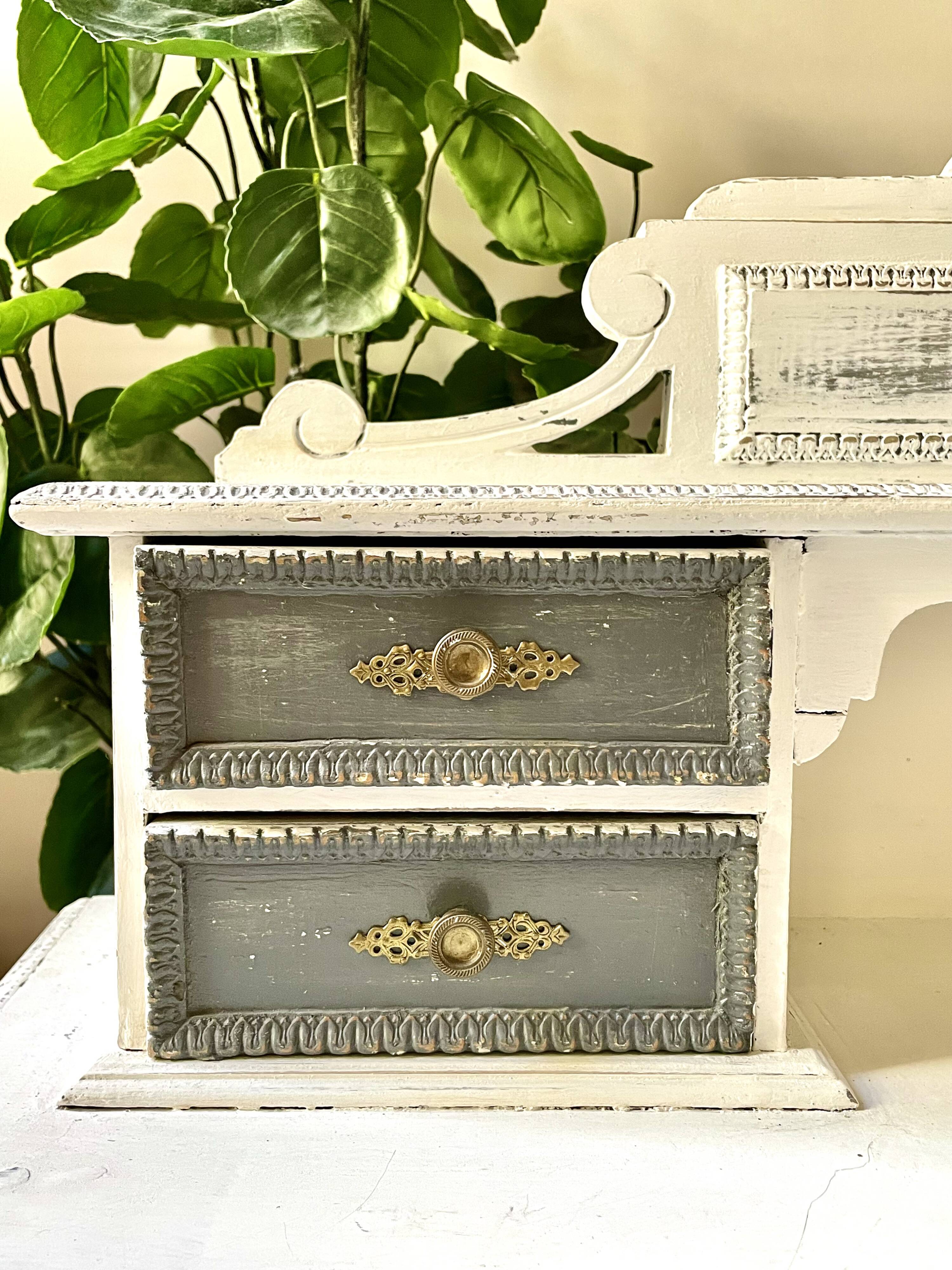 Small old romantic style desk