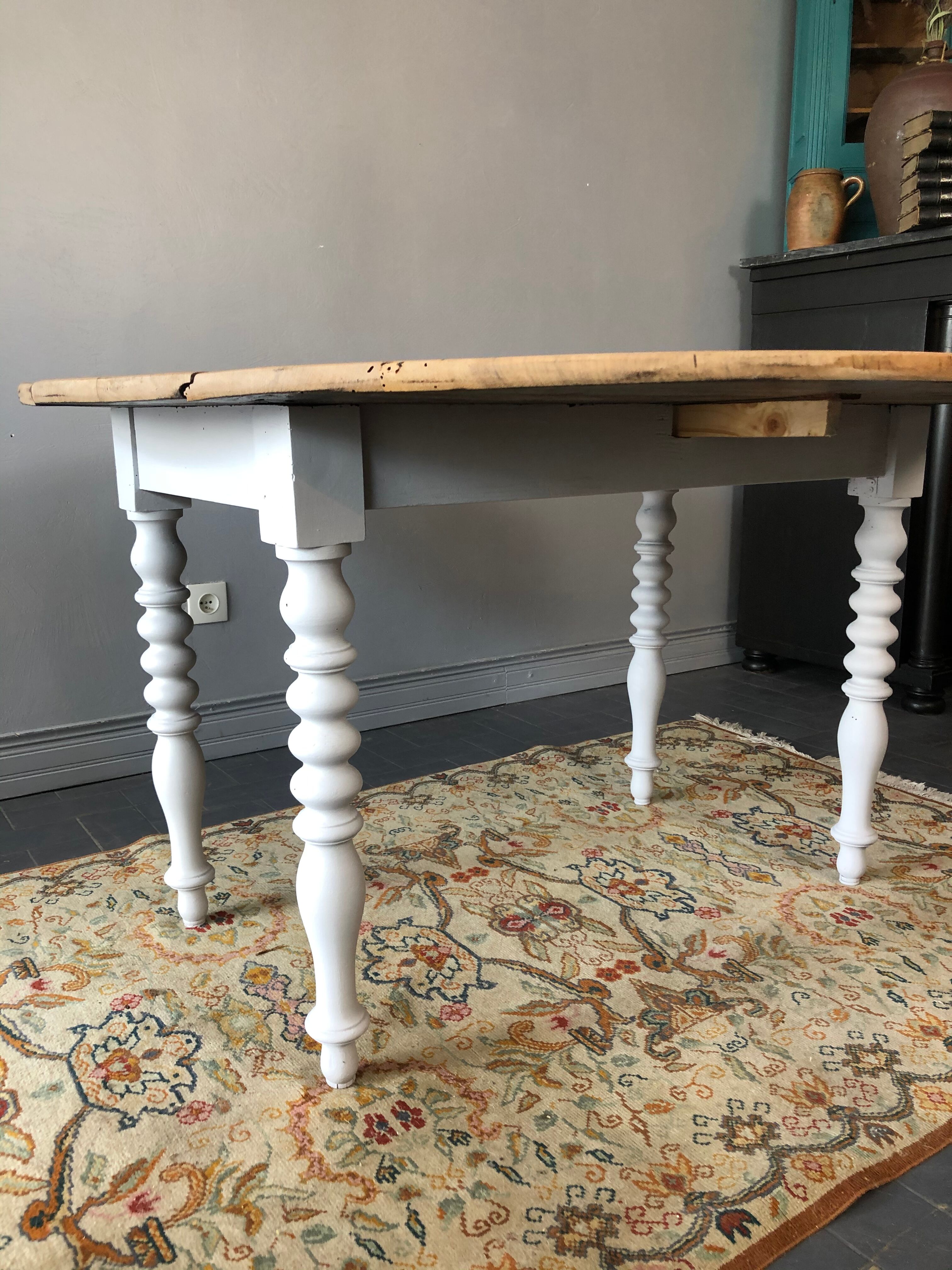 Old flap round table