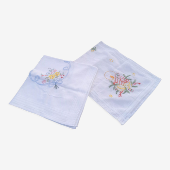 Embroidered tablecloth and table runner