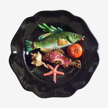 Assiette décorative barbotine thème poisson