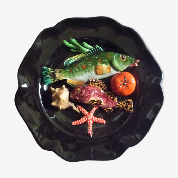 Decorative plate slurry style Vallauris theme fish