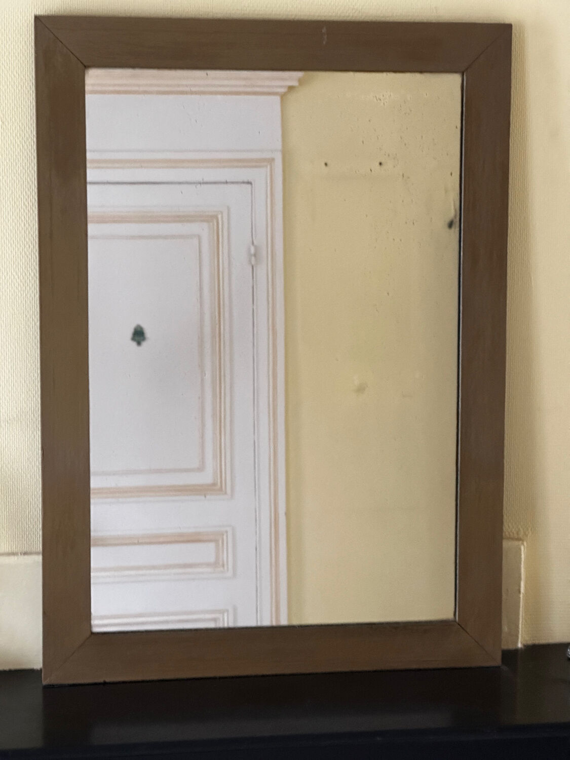 Vintage mirror from the 60s-70s. H 95 cm / W 69 cm.