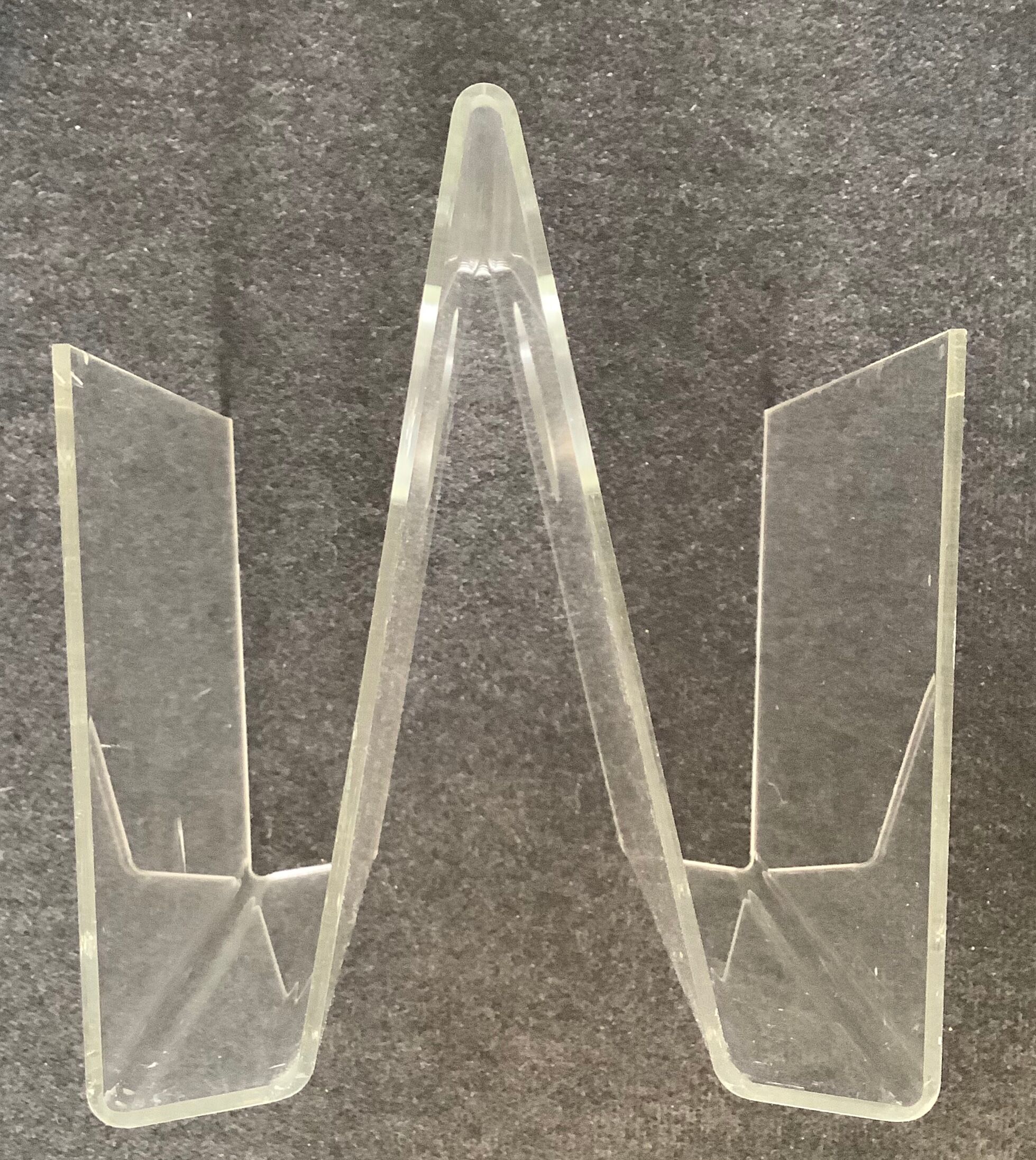 Vintage magazine holders in plexiglas Altuglas lucite