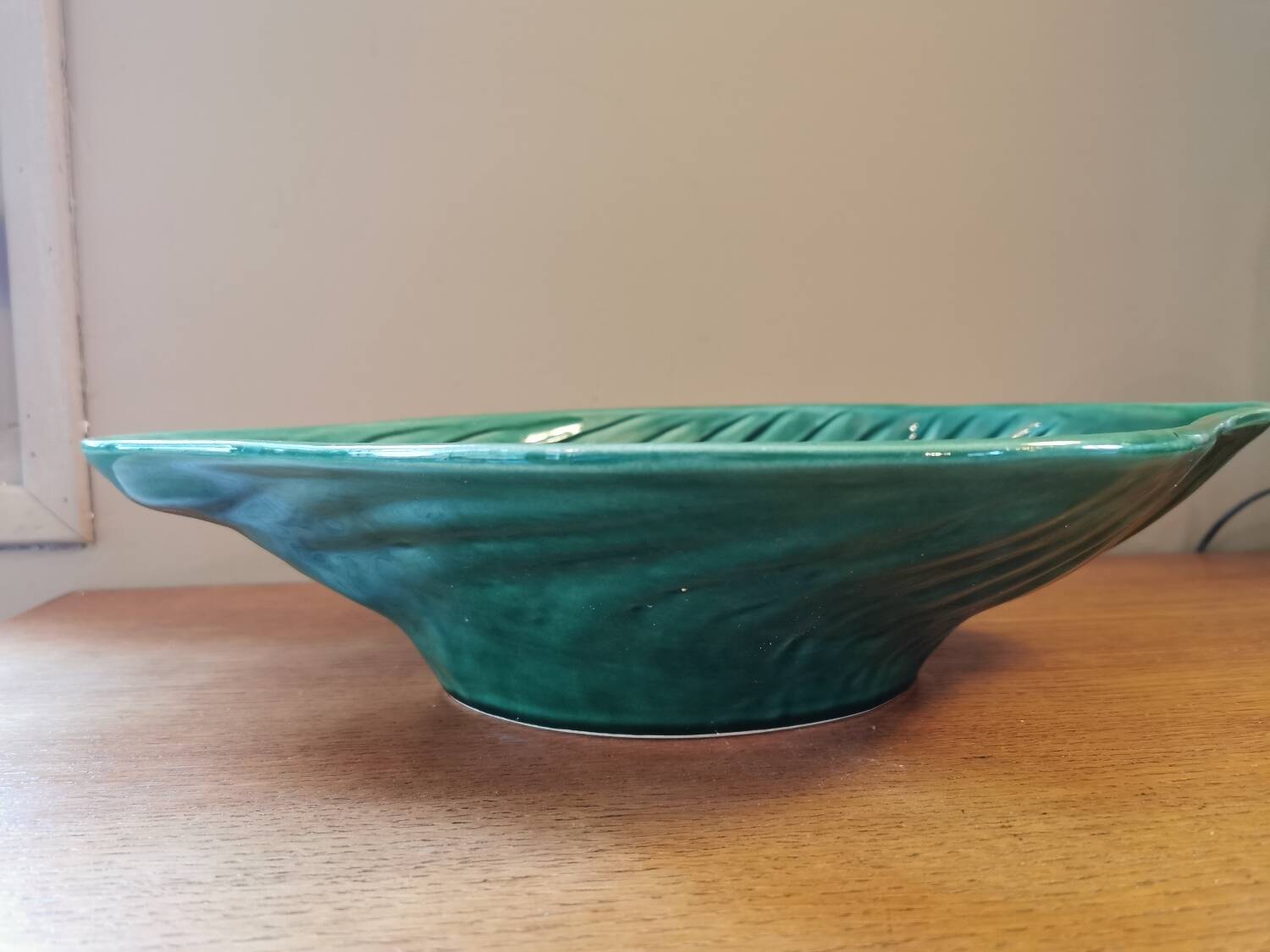 Coupe vintage en barbotine forme feuille