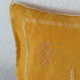 Coussin marocain jaune en soie de cactus