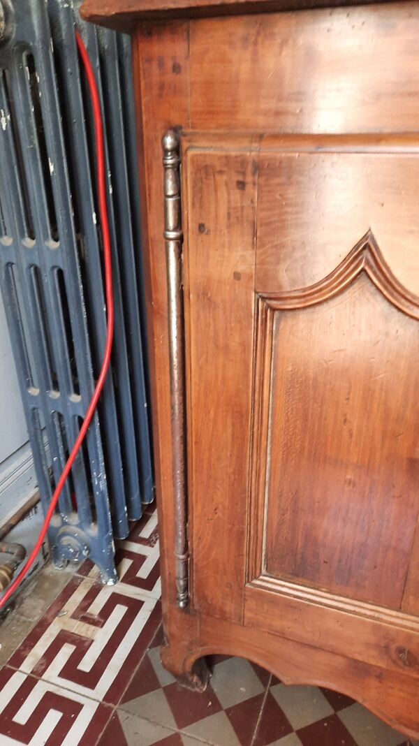 Buffet bas ancien en merisier