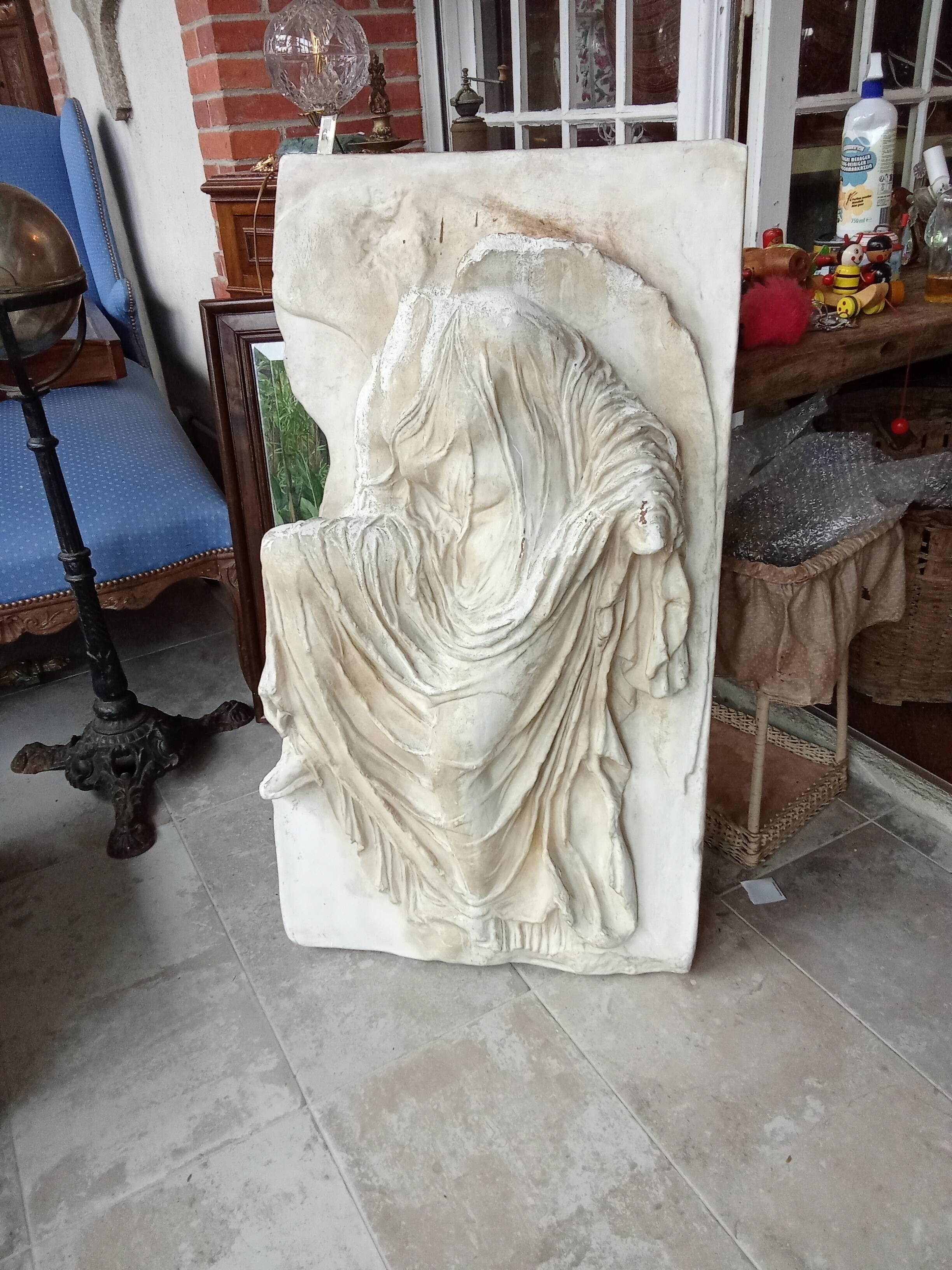 Ancien bas relief sculpture en plâtre Déesse Nike
