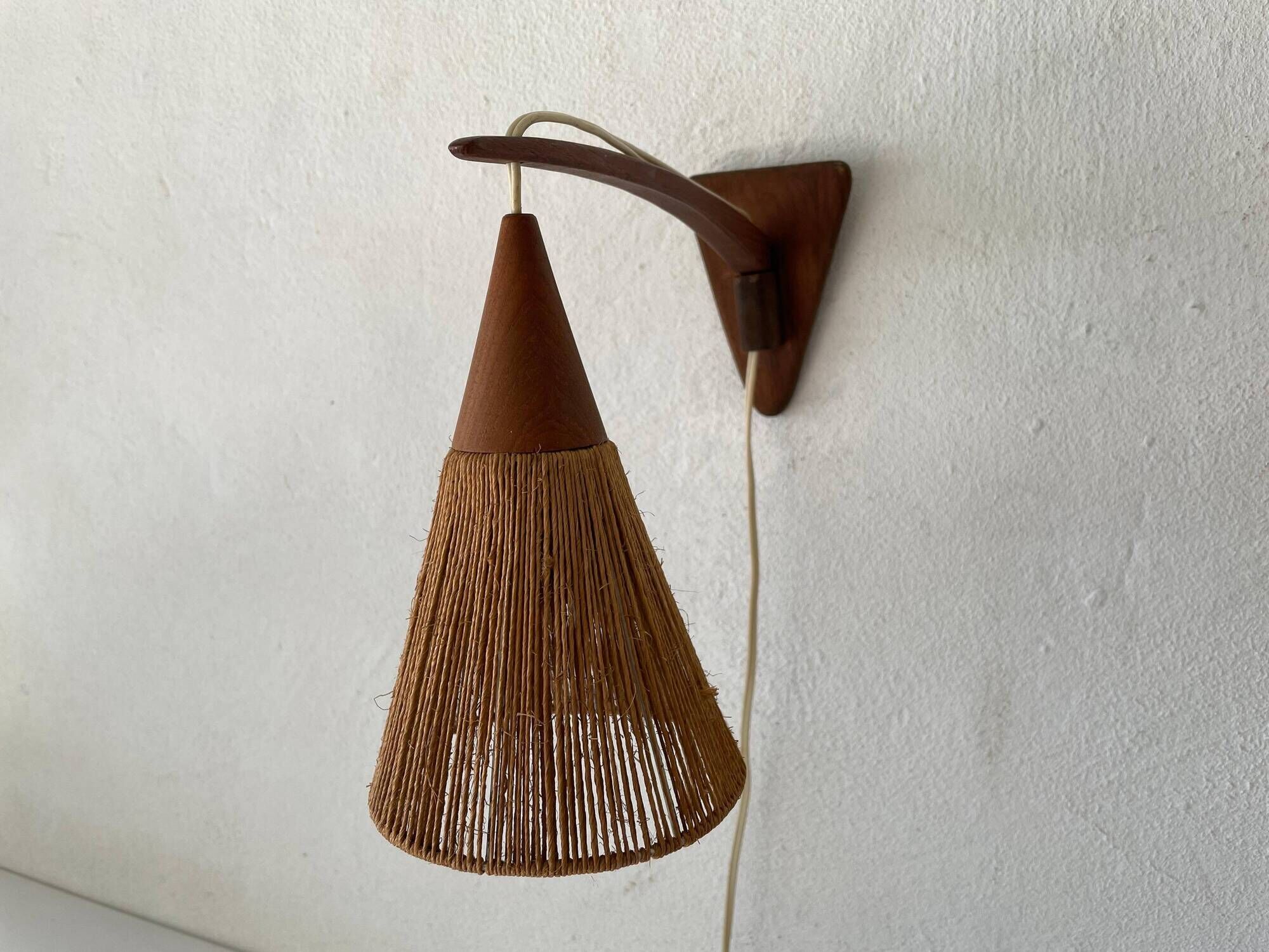 Teak wall lamp with natural ropes by Ib Fabiansen for Fog & Mørup, 1960s, Denmark.