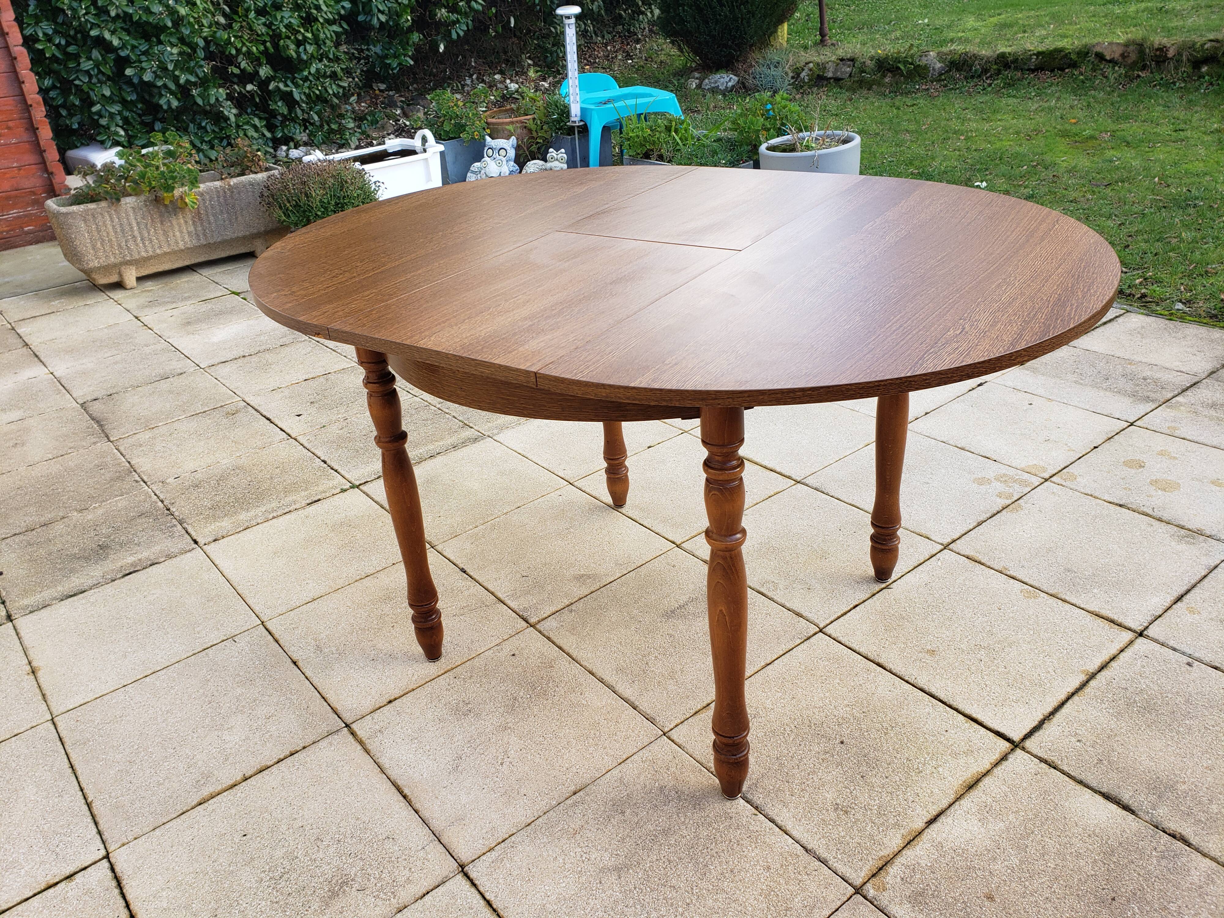 Vintage round or oval table