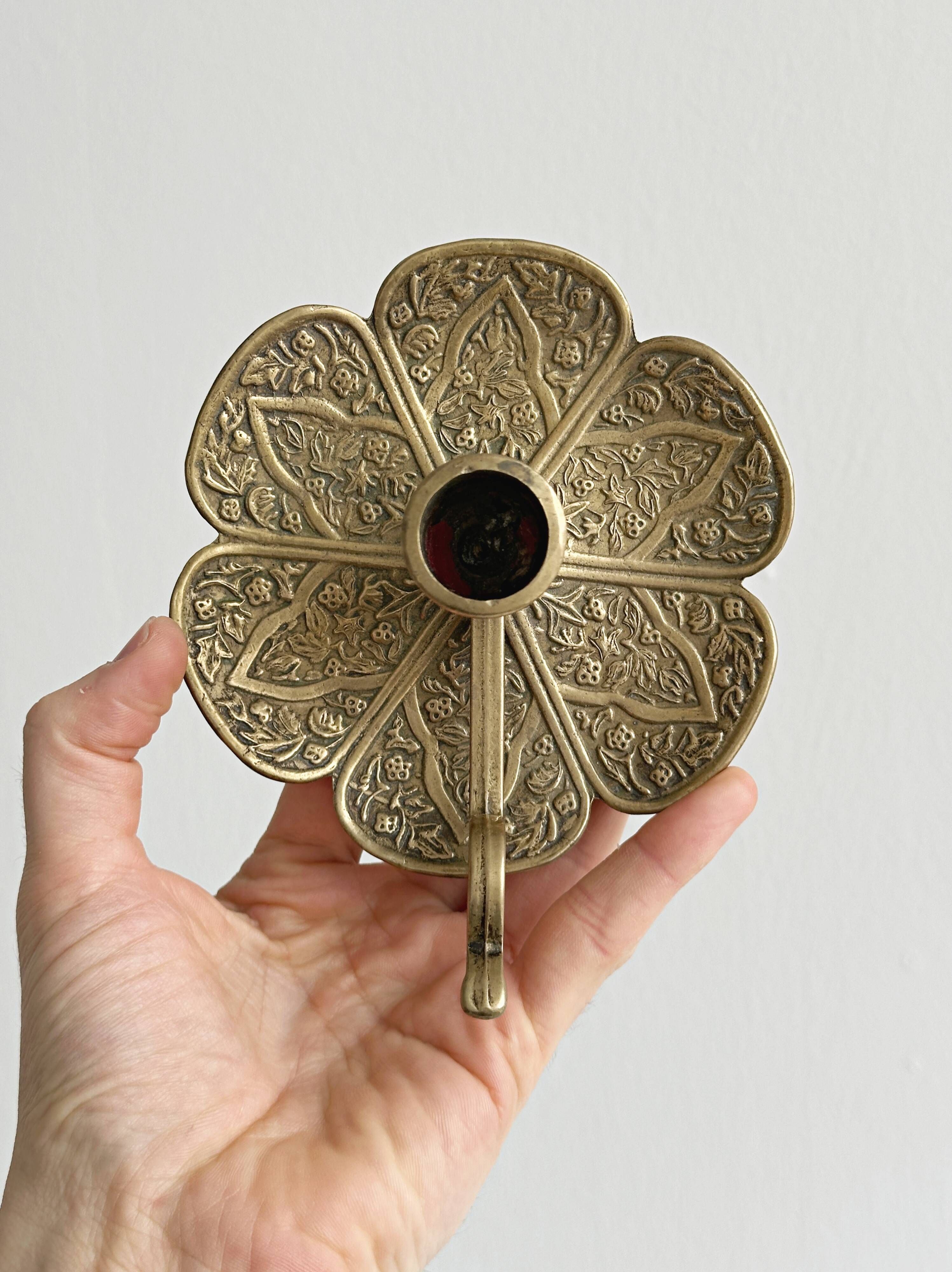 Brass candlestick with handle