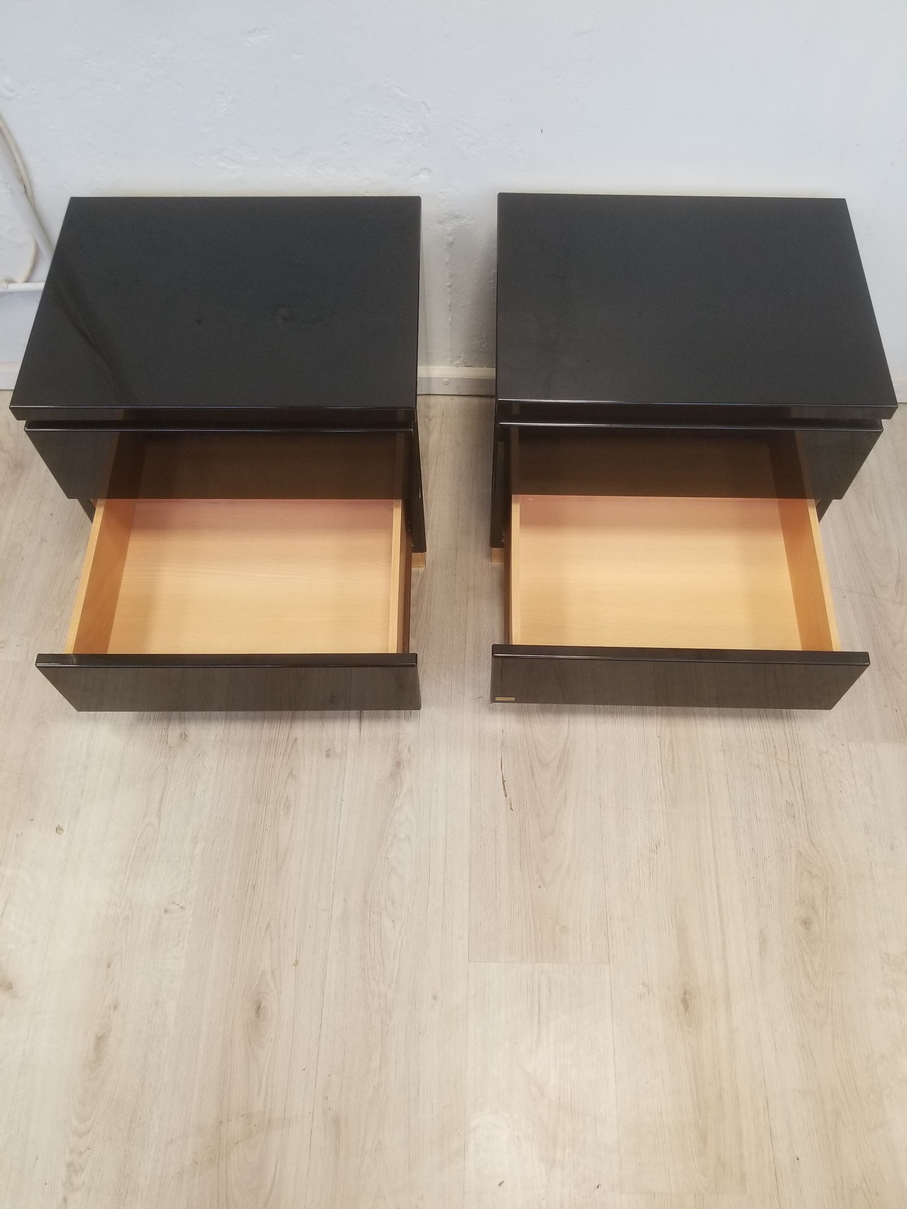 Laquered bedsides Éric Maville