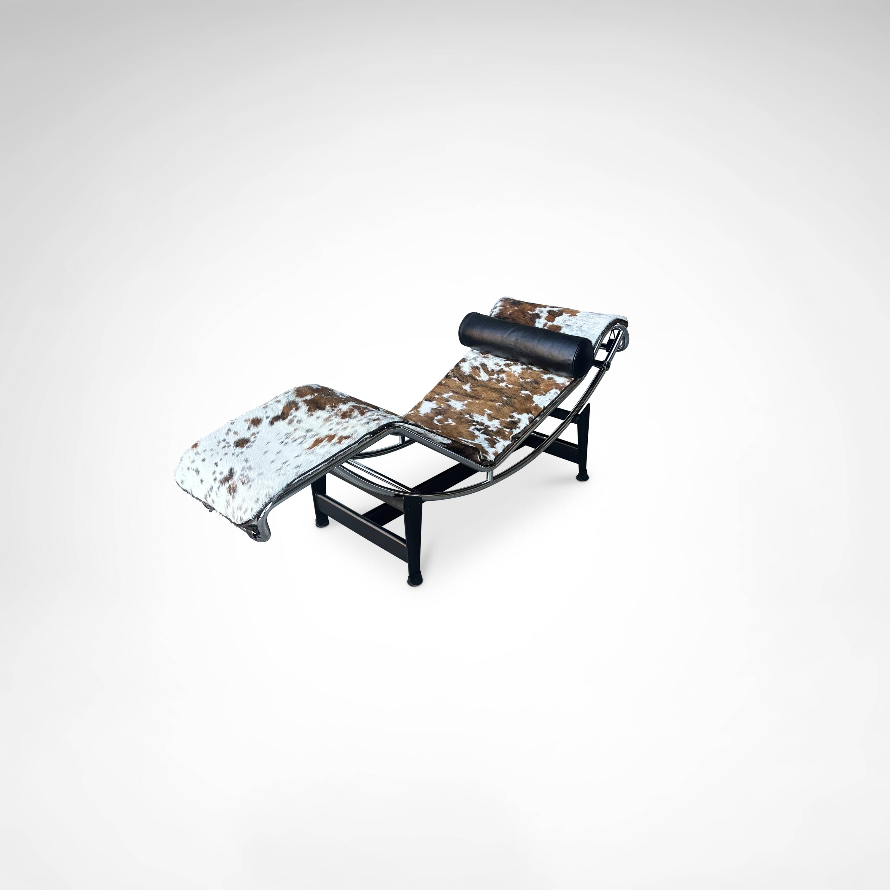 LC4 double ponyskin chaise longue by Le Corbusier for Cassina 1990s