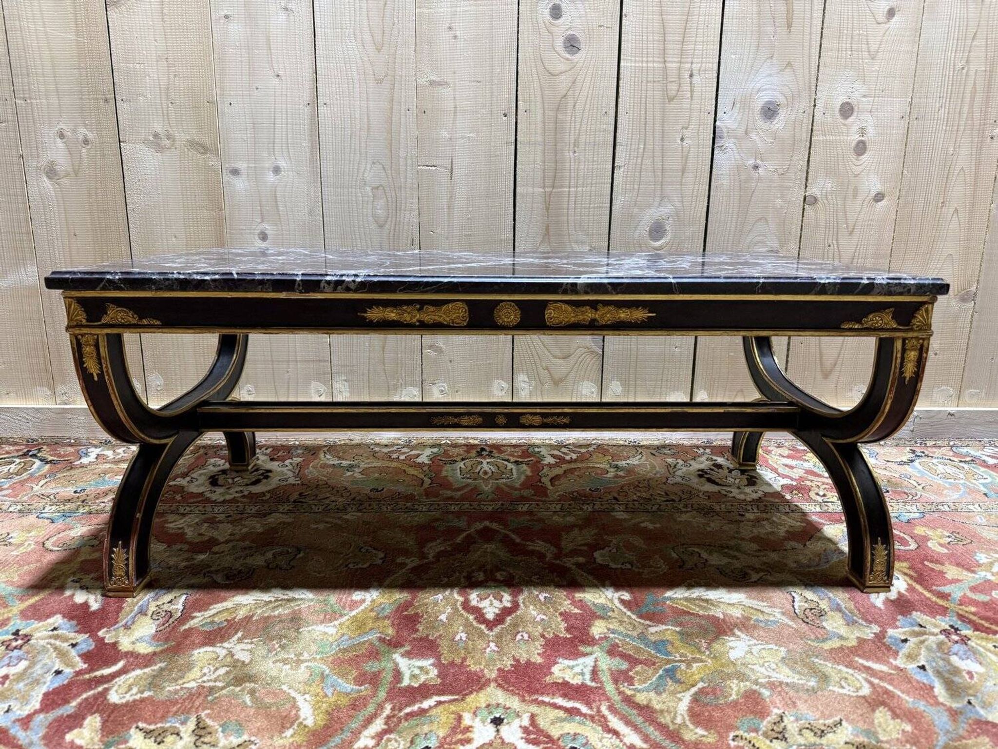 Table basse de style Empire