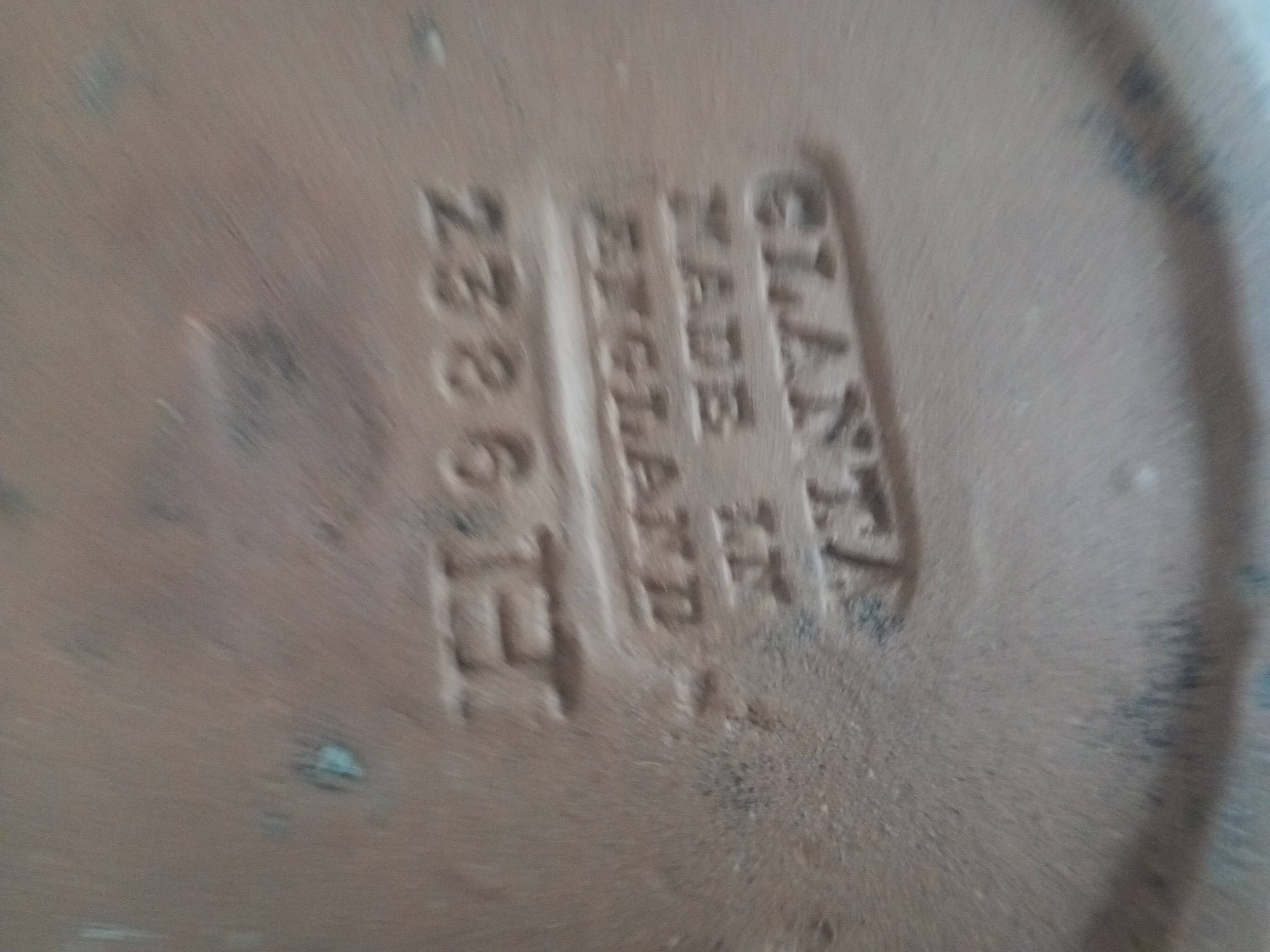 CLANTA ENGLAND - Cache-pot or Planter with vine leaves - POTTERY