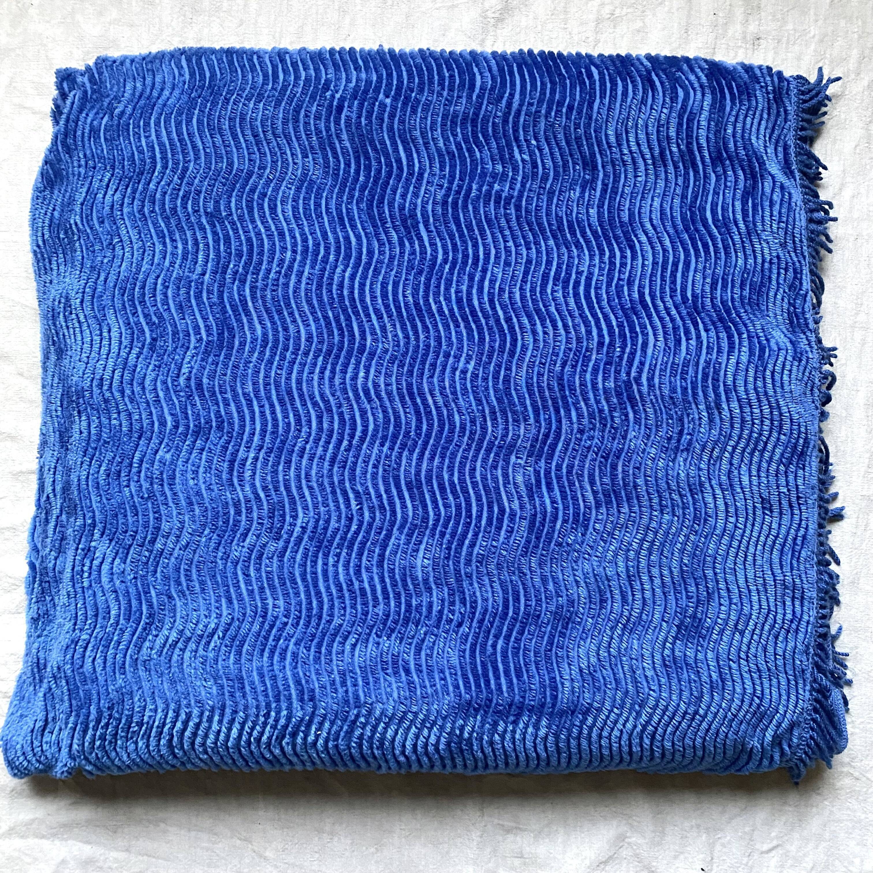 Vintage tuft caterpillar bedspread 220x250