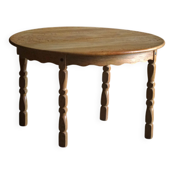 Round dining table in solid oak with two extensions, mid-century Danish, 1960s.