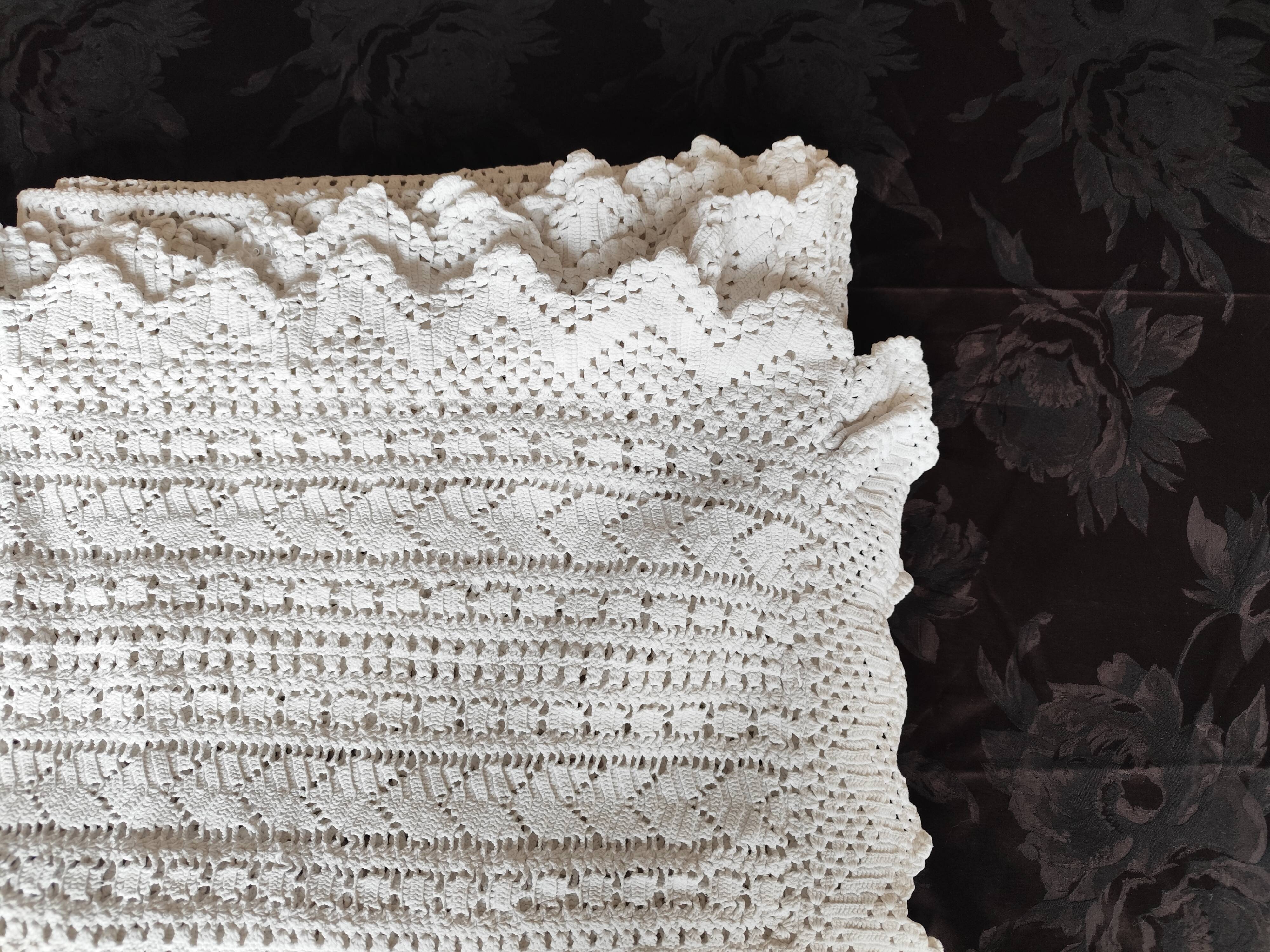 White cotton bedspread - throw with geometric chevron pattern