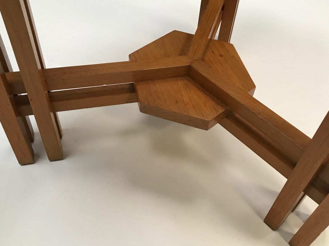 Table d’appoint moderniste néerlandaise en bois et en verre hexagonale des années 1960
