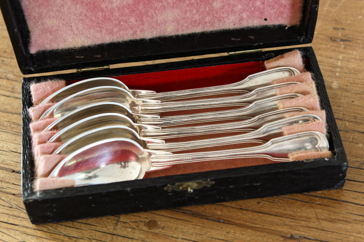 Set of 6 silver metal dessert spoons