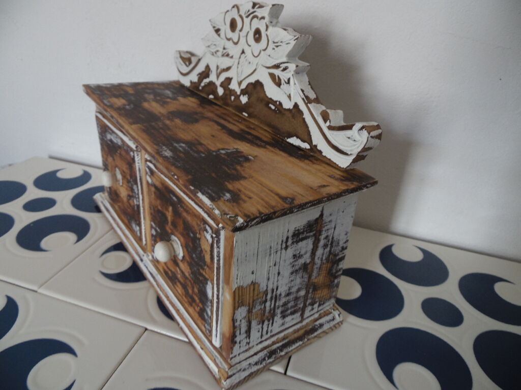 Decorative cabinet 2 drawers