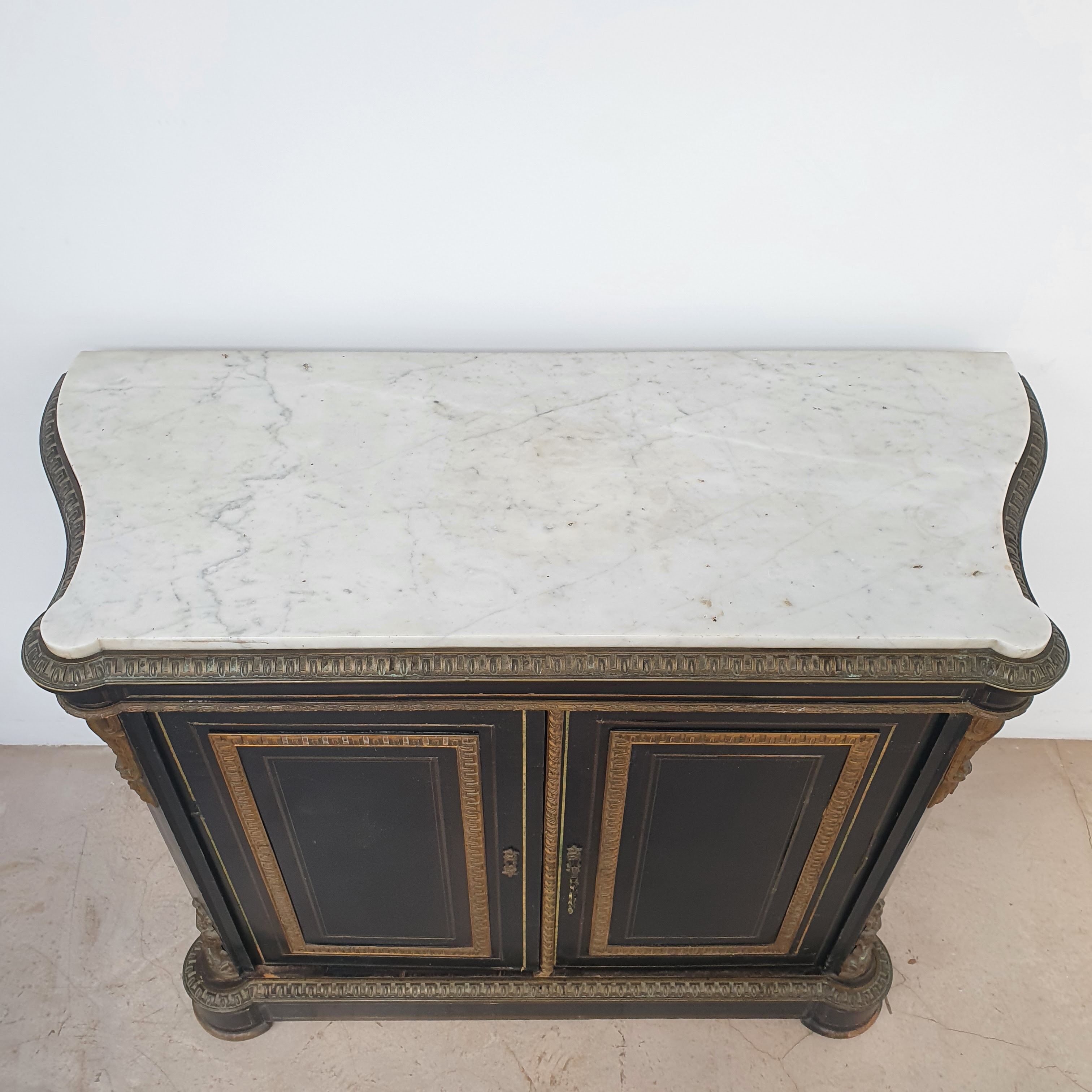 CURVED SIDEBOARD NIII