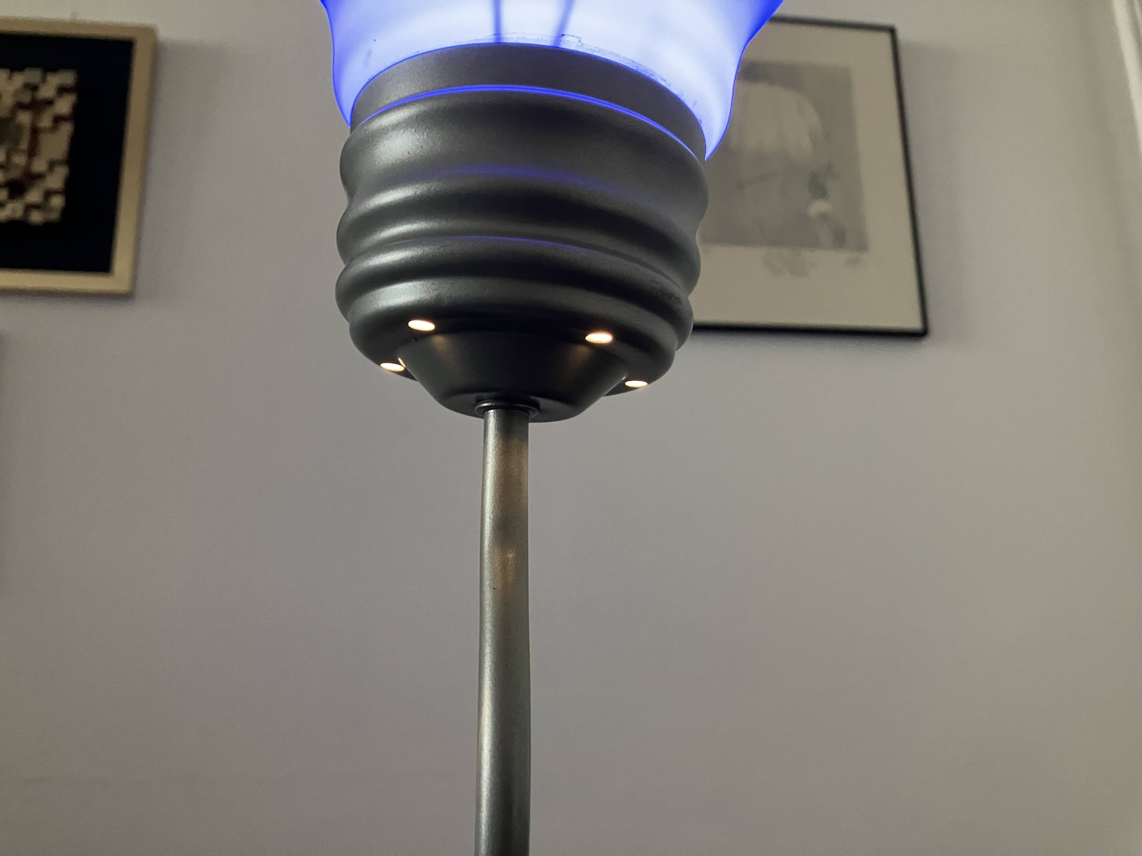 Small blue lamp bulb postmodern 90s Pop Art style