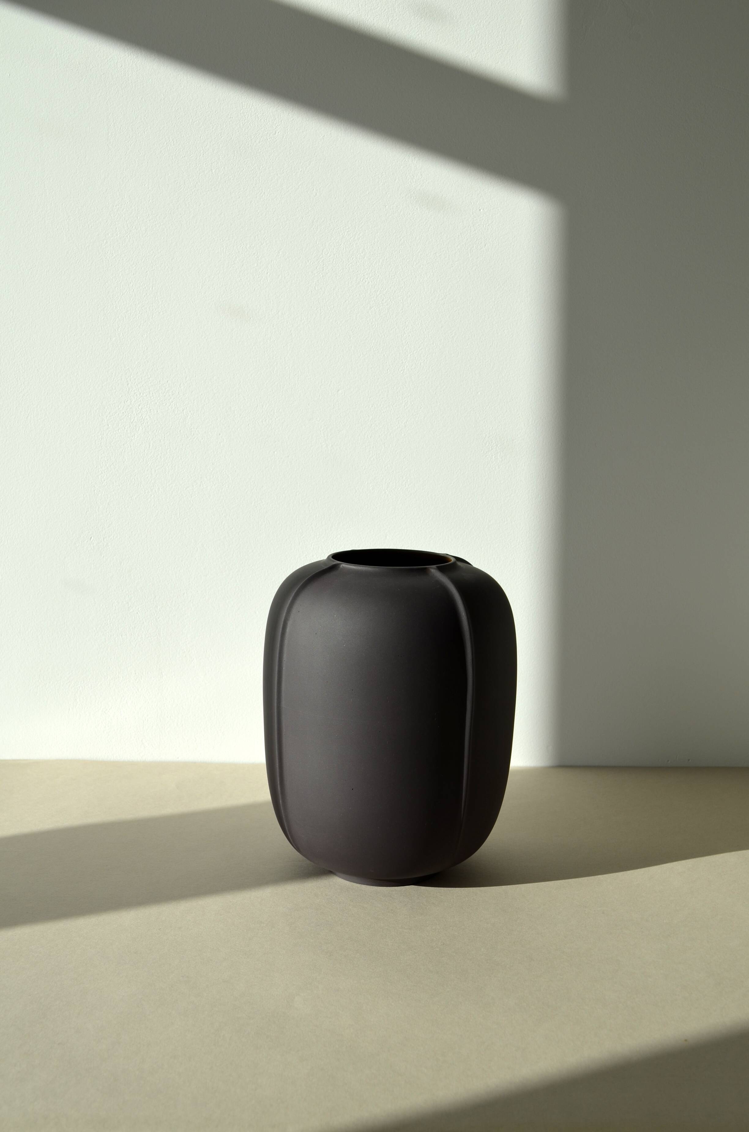 Atlas porcelain vase n°3