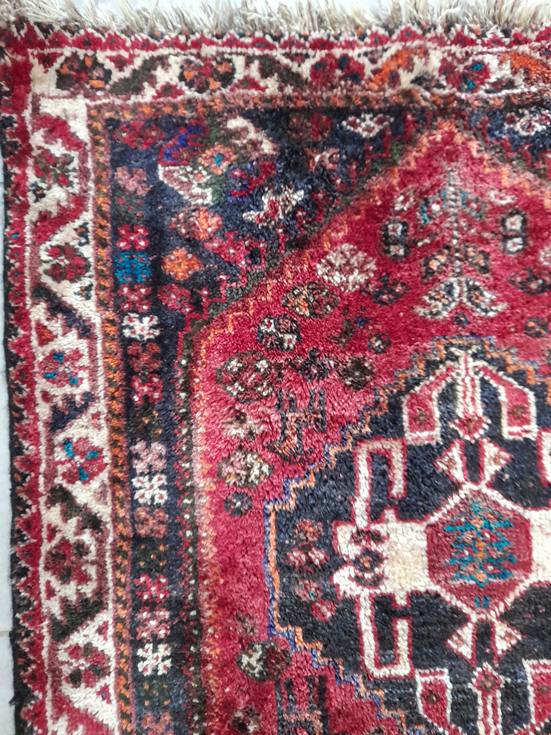 Tapis persan Chiraz noué main 124x94 cm
