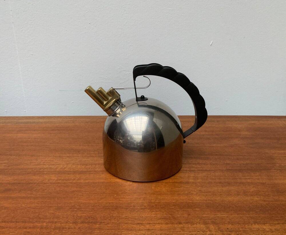 Postmodern Italian kettle by Richard Sapper for Alessi