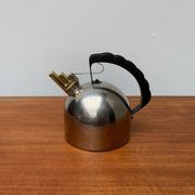 Postmodern Italian kettle by Richard Sapper for Alessi