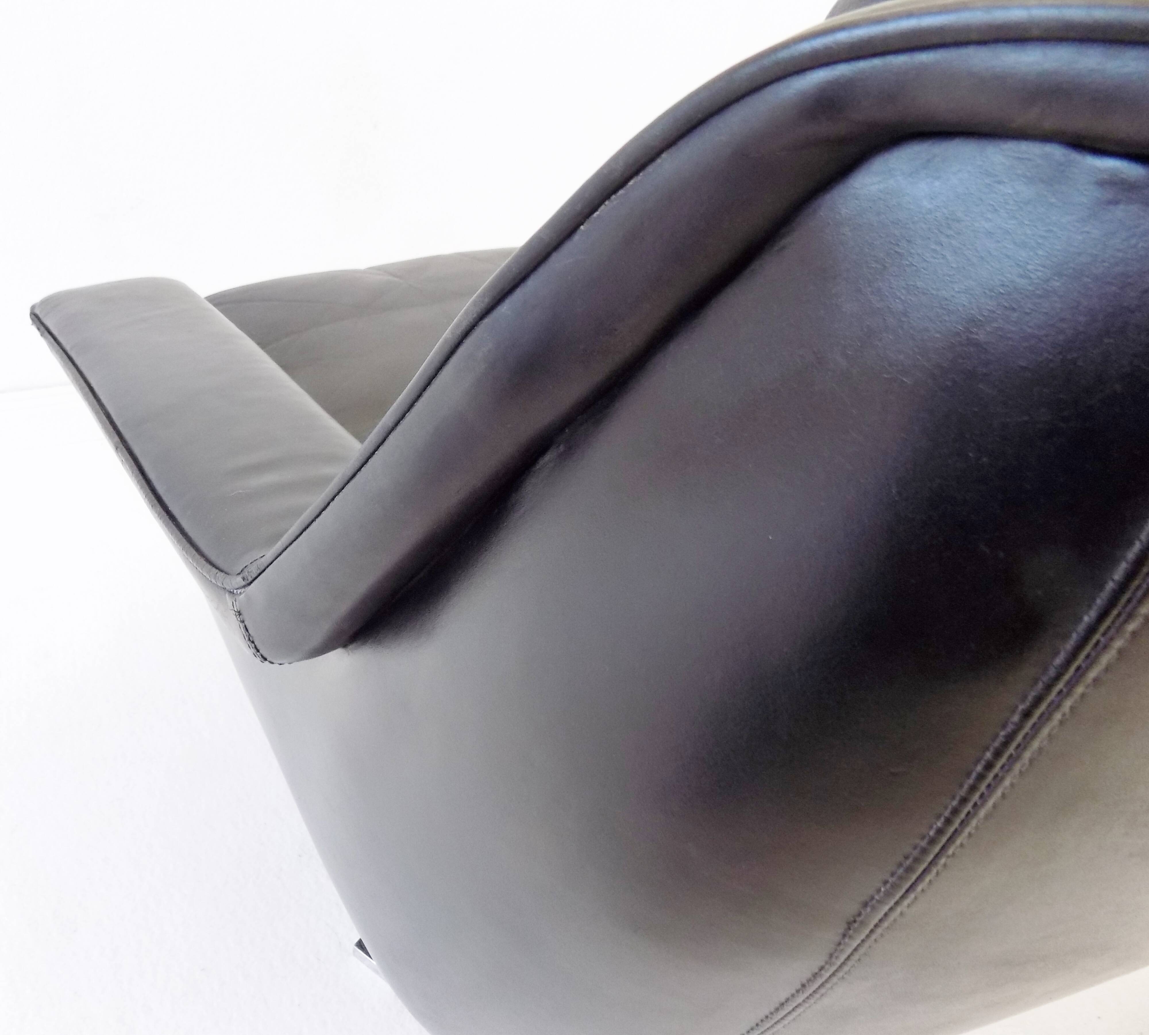 ESA model 802 pair of black leather lounge chairs by Werner Langenfeld