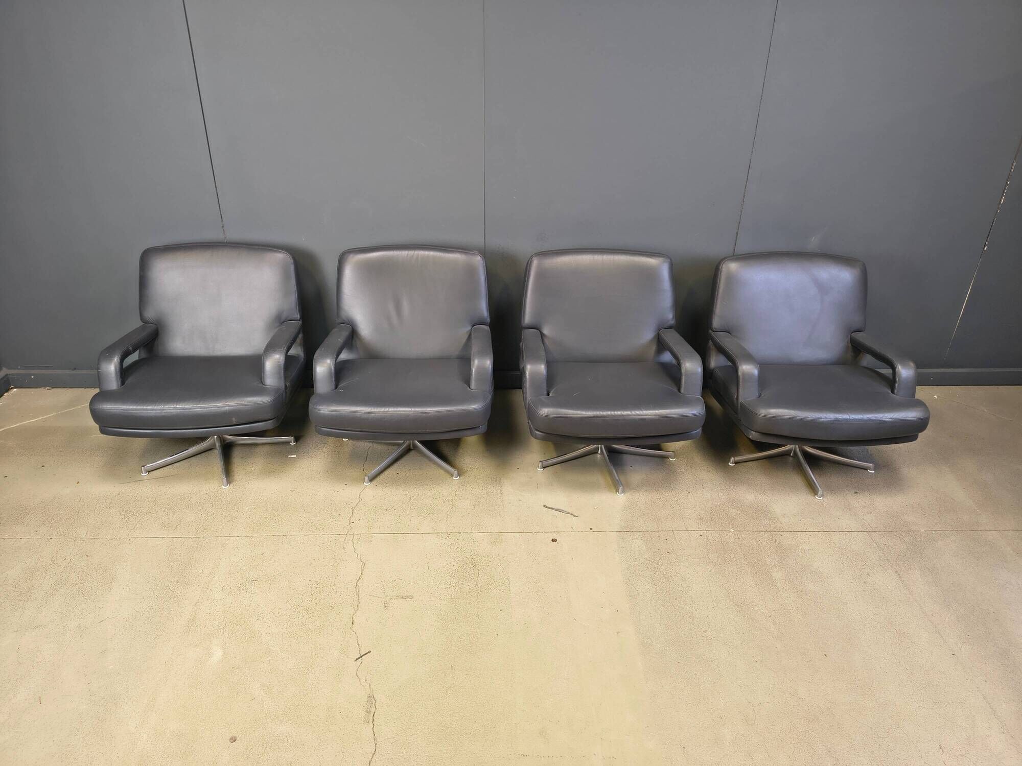 Set of 4 swivel chairs by Bernd Munzebrock for Walter Knoll, 1970s