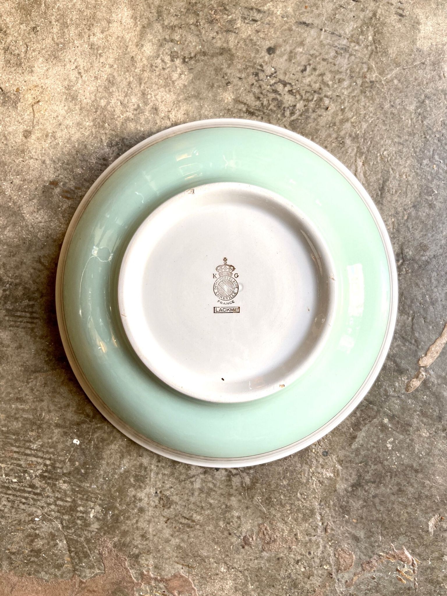 Luneville salad bowl in water-green and gilded opaque porcelain