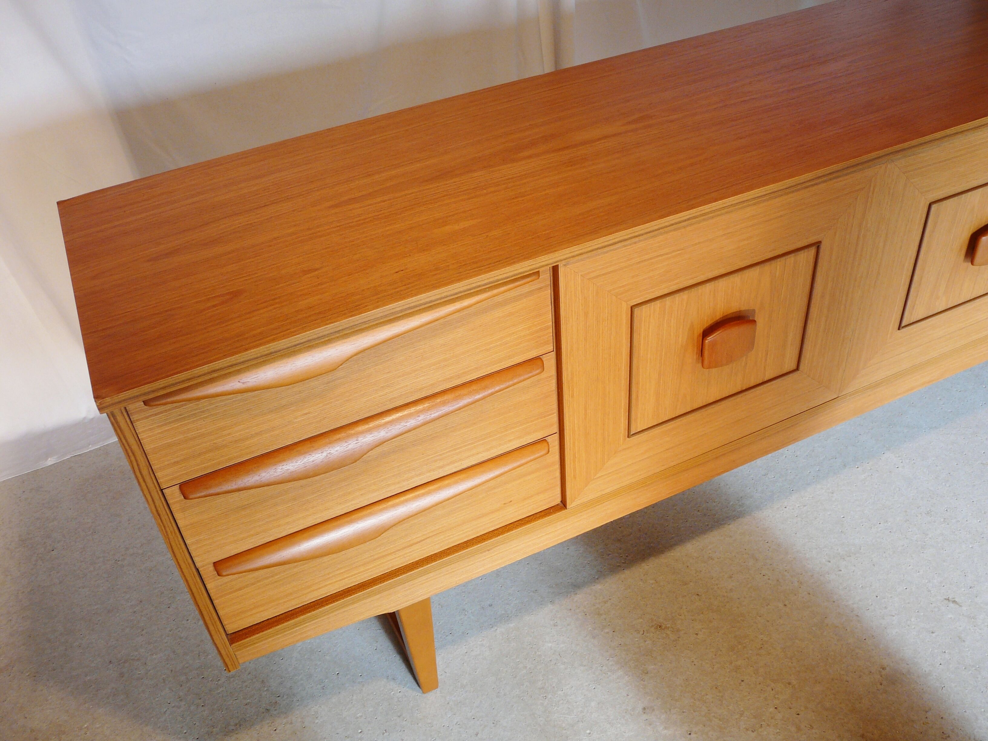 Stonehill blond wood scandinavian siddeboard