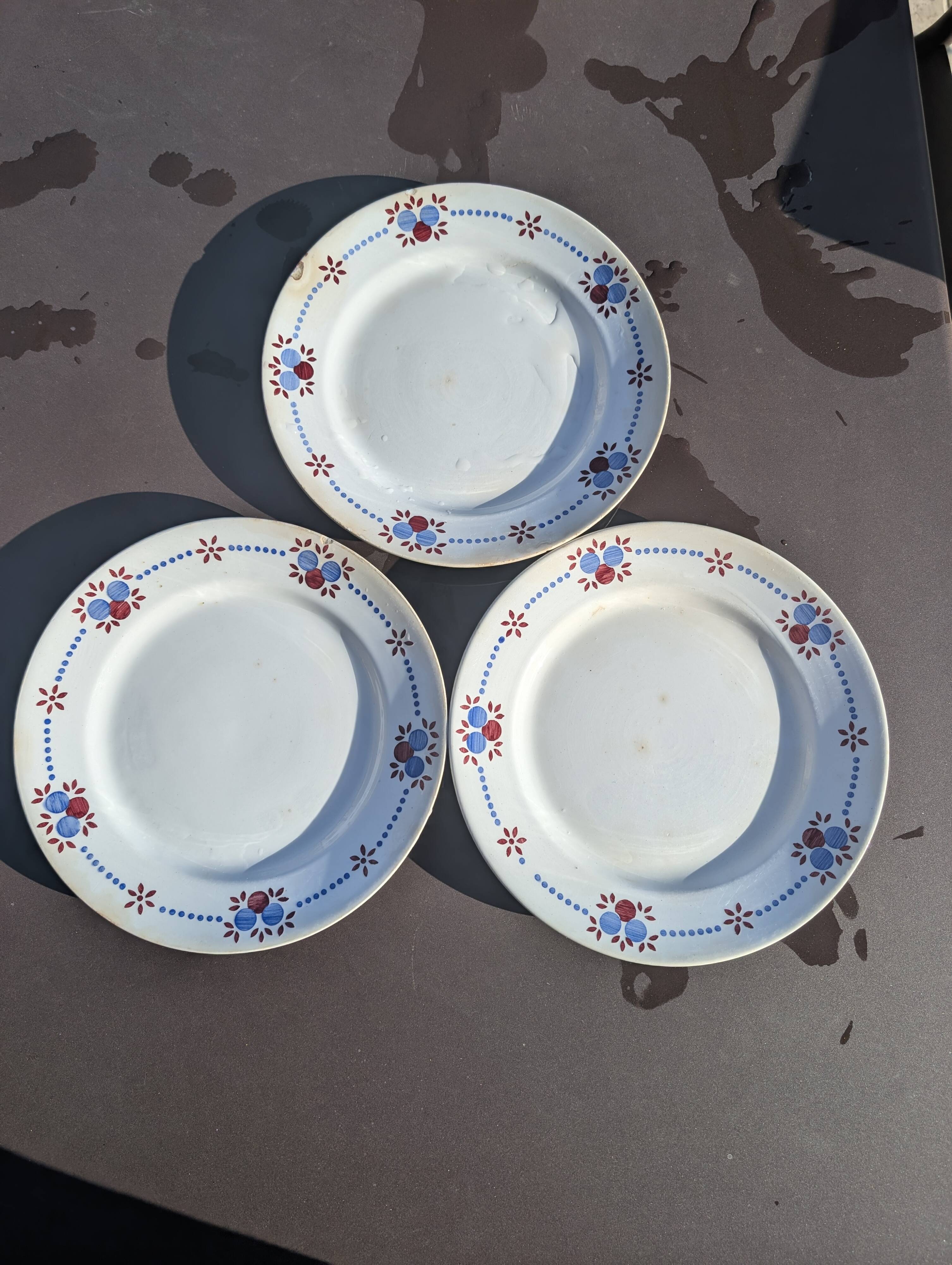 vintage French flat plates vf Paris Pommettes