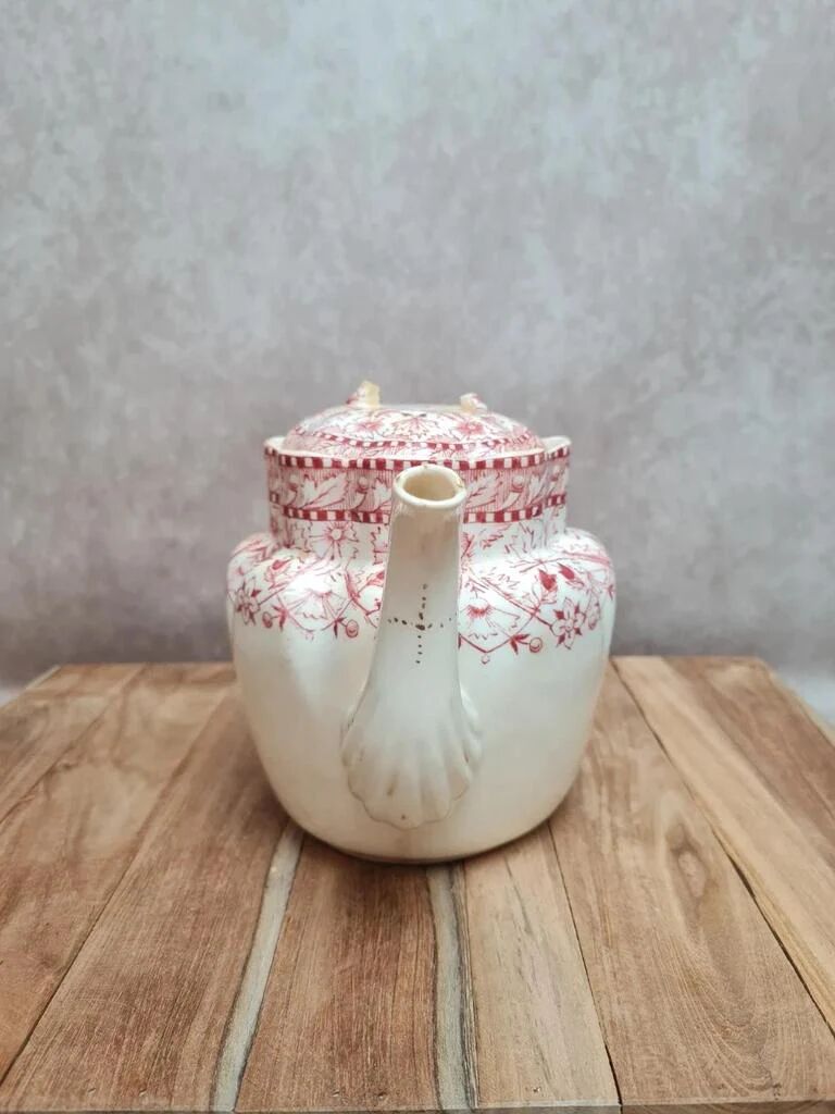 English teapot Wileman Foley Shelley RN148962 Dolly Varden red decoration