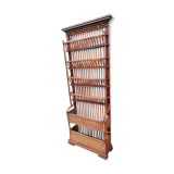 Rattan shelf/shelf carries magazines