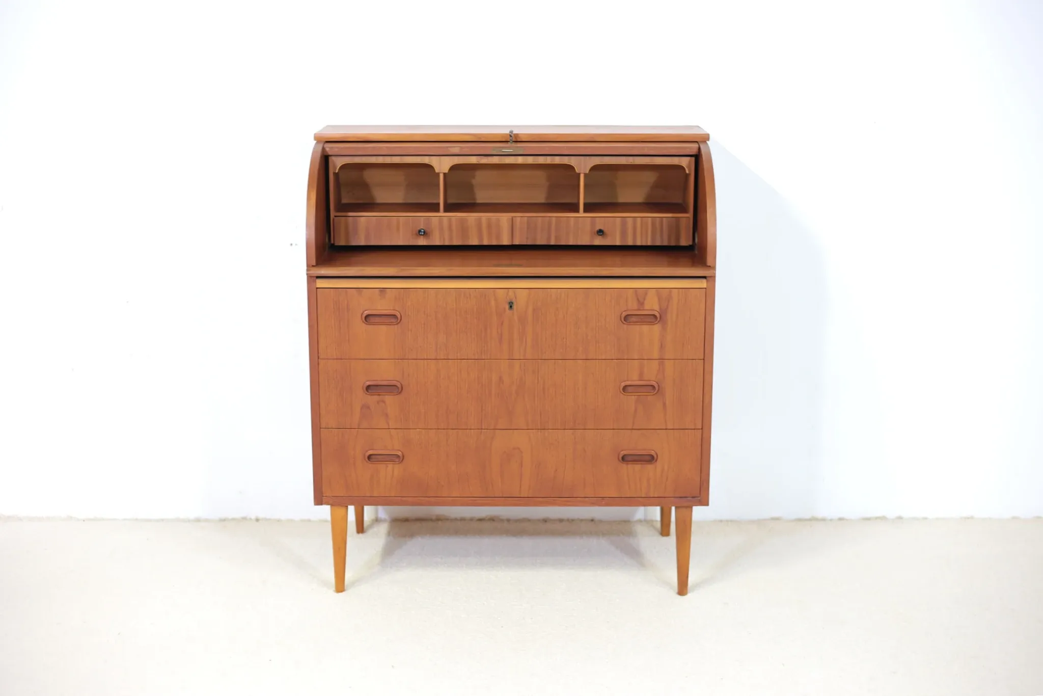 Teak Secretary Egon Ostergaard