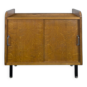 Meuble de rangement moderniste