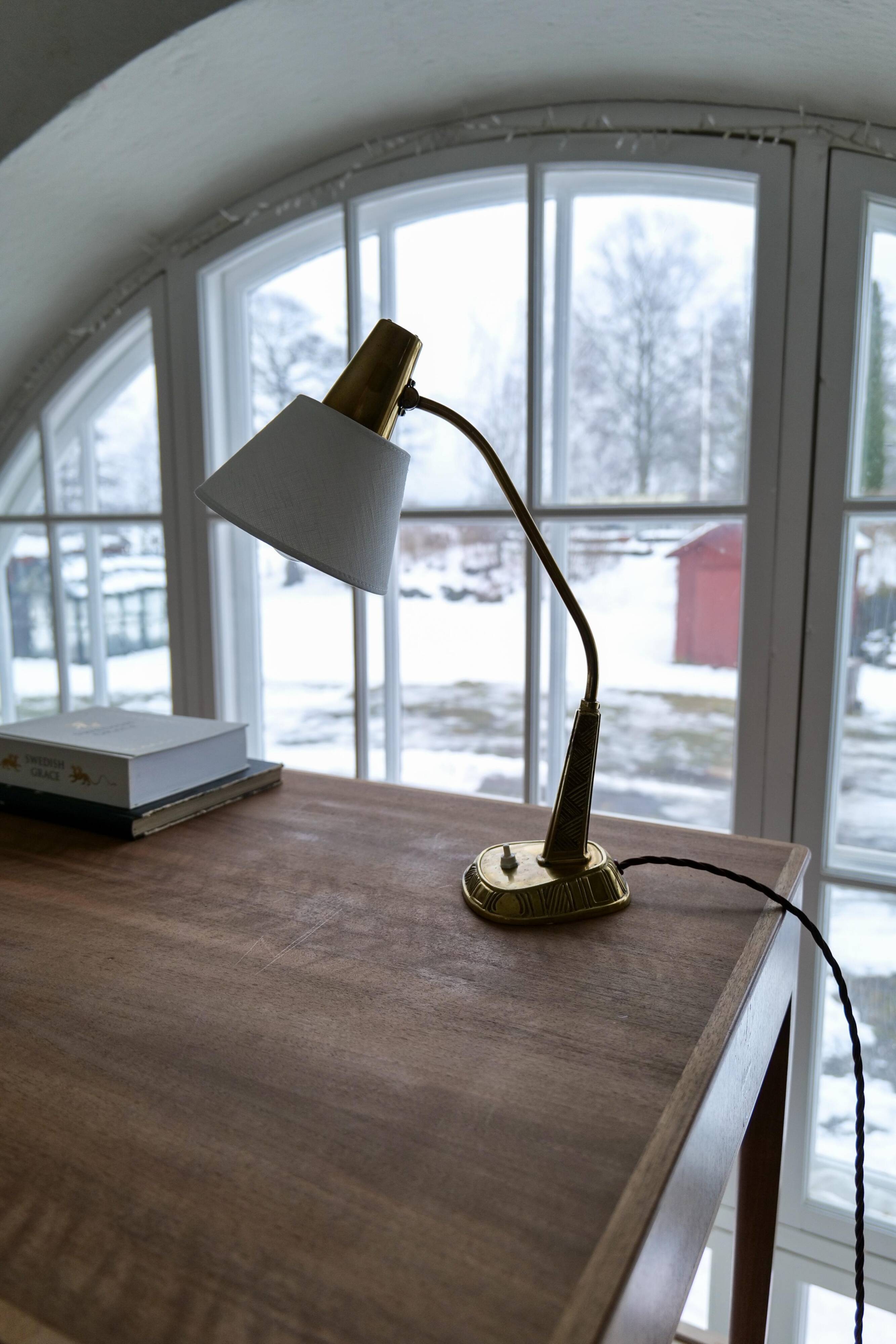 Table lamp in brass E1139 by Sonja Katzin for ASEA, Swedish design 1940.