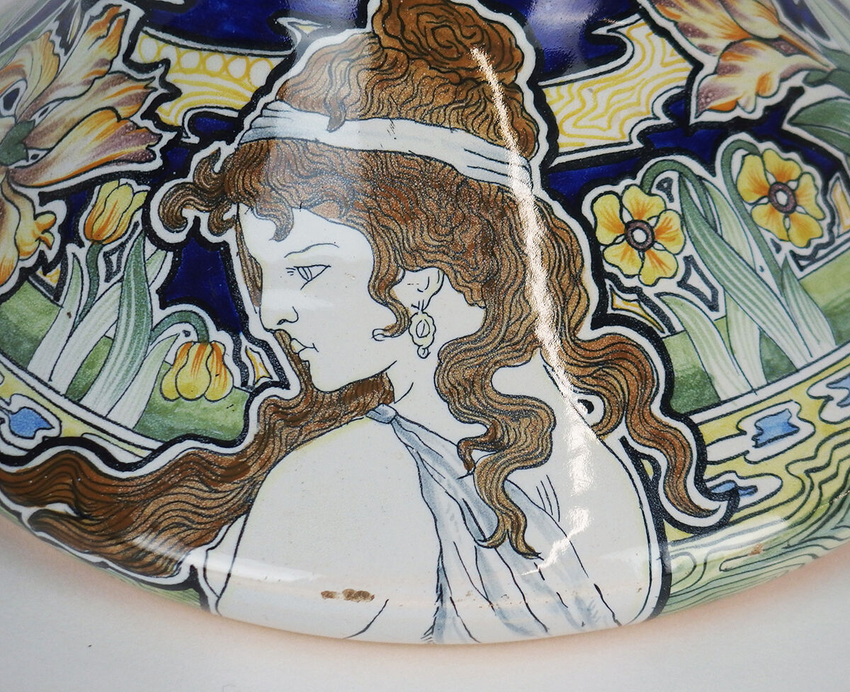 Art Nouveau chocolate maker