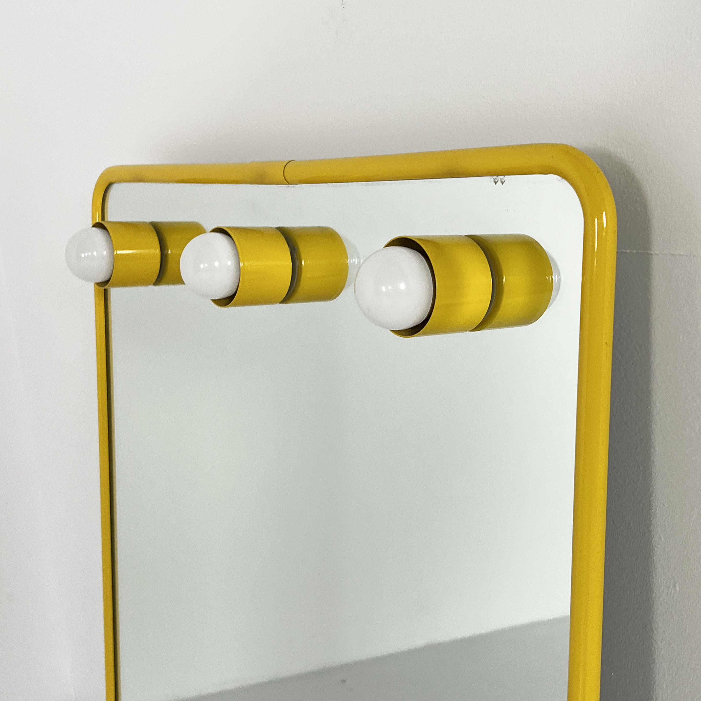 Mirror with integrated yellow metal bulbs, 1970