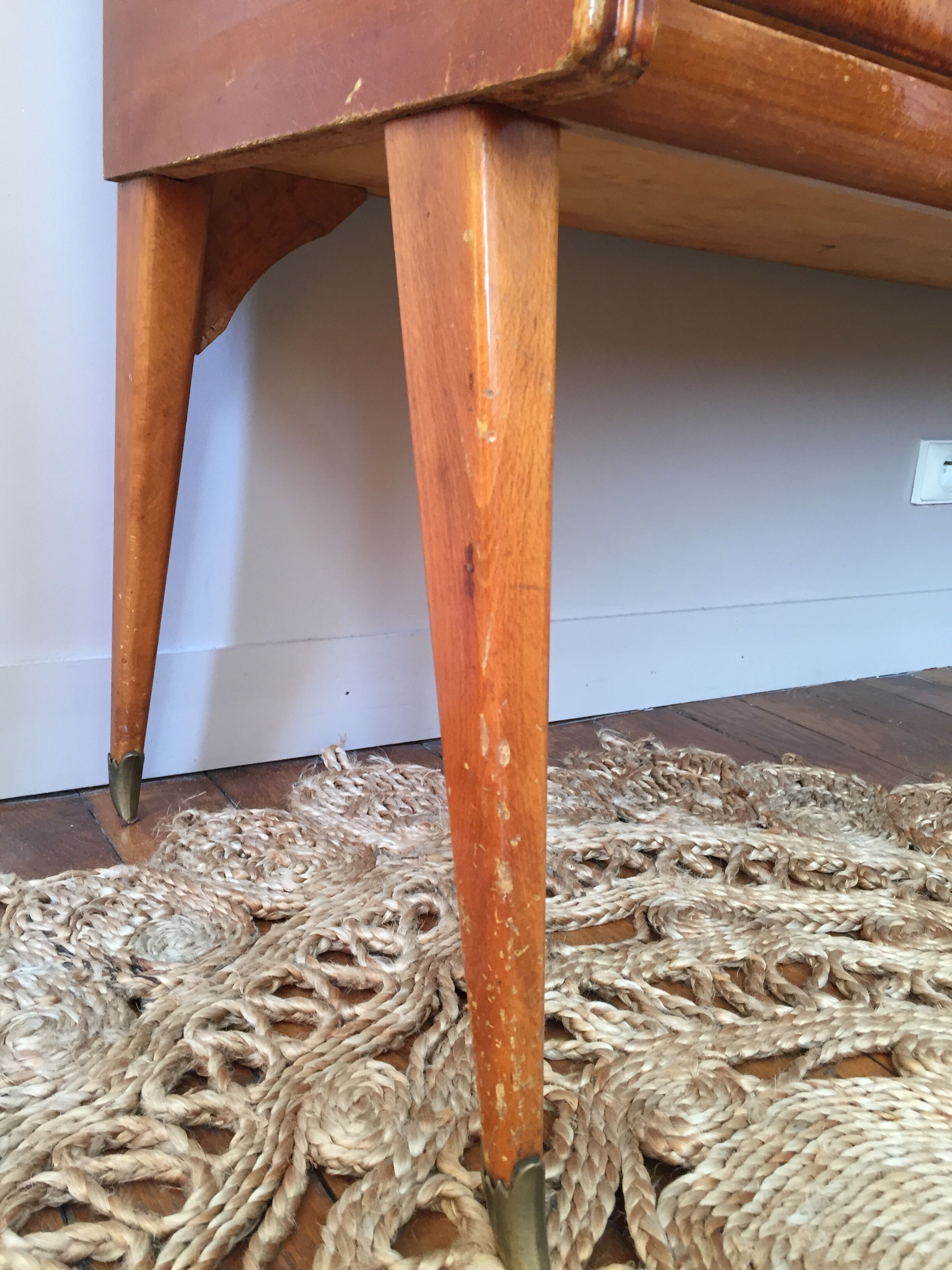 Sideboard vintage feet compass